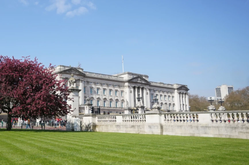 El palacio de Buckingham cuenta con 775 habitaciones.