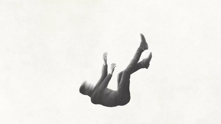 Persona cayendo en un sueño