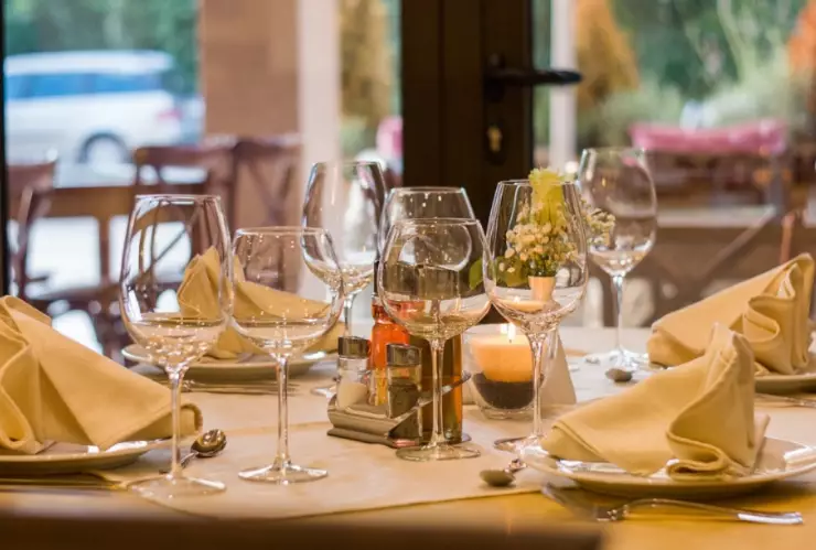 Restaurante cobrará multa a papás de niños que se porten mal