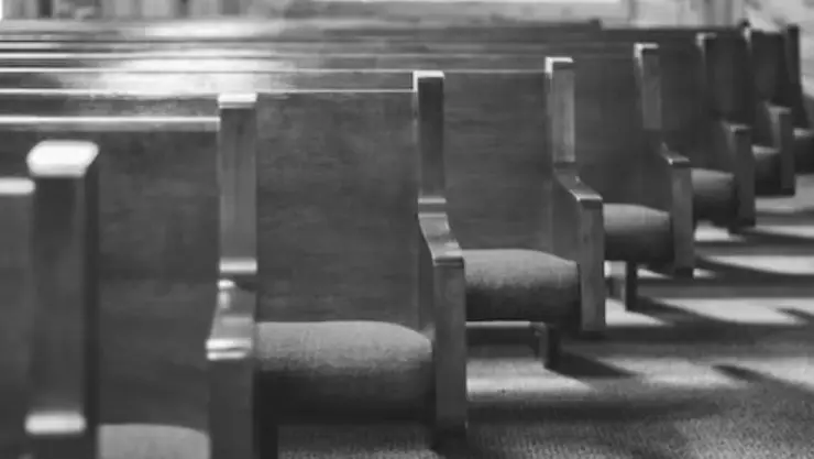 Niña de 4 años muere tras ser aplastada por una banca dentro de una iglesia en Mérida.jpg