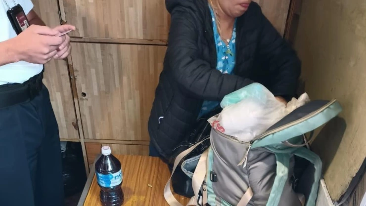 Detienen a enfermera por presunto robo de medicinas en el IMSS