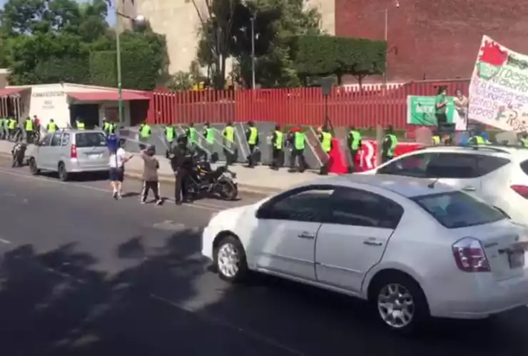 policias cámara.jpeg