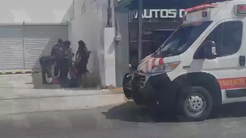 FOTOS_ Una mujer sufrió una crisis nerviosa en la avenida Yucatán hoy, viernes 23 de mayo de 2025