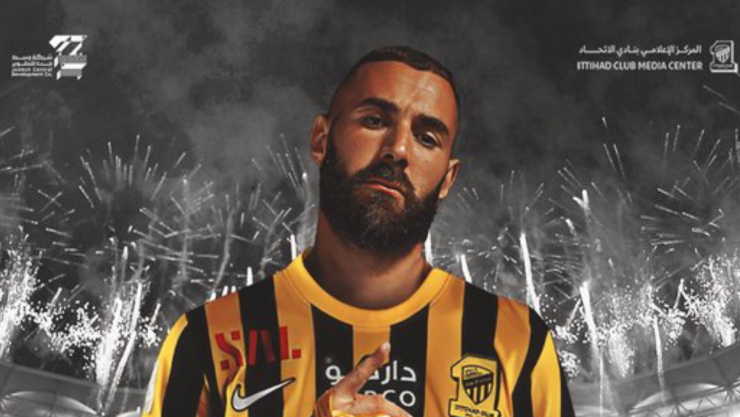 Karim Benzema con la camiseta del Al Ittihad