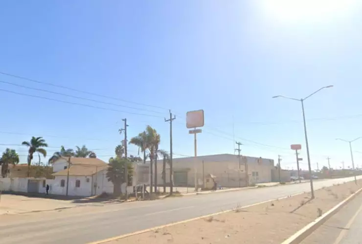 Reportan tiradero clandestino y fallas en semáforos en San Quintín