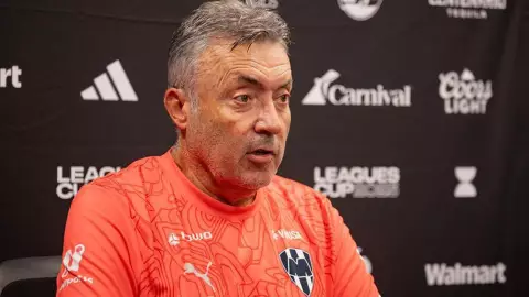 Doménec Torrent queda fuera de Rayados tras derrota ante Cruz Azul