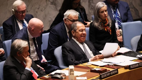 En medio de críticas por guerra en Ucrania, el canciller ruso Sergei Lavrov preside reunión sobre multilateralismo ante el Consejo de Seguridad de la ONU