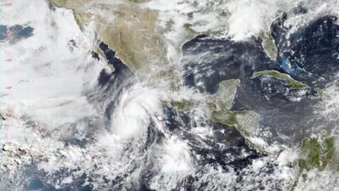 Tormenta tropical Alvin