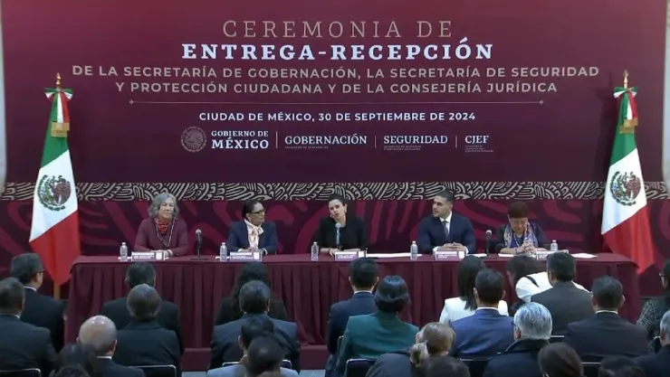¡Se despiden! Administraciones del gobierno realizan entrega-recepción por final de sexenio
