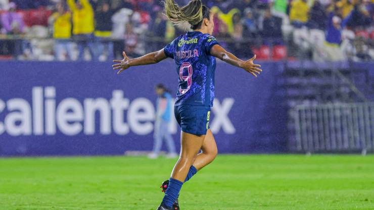 Priscila Flor da Silva festeja doblete con Am&eacute;rica