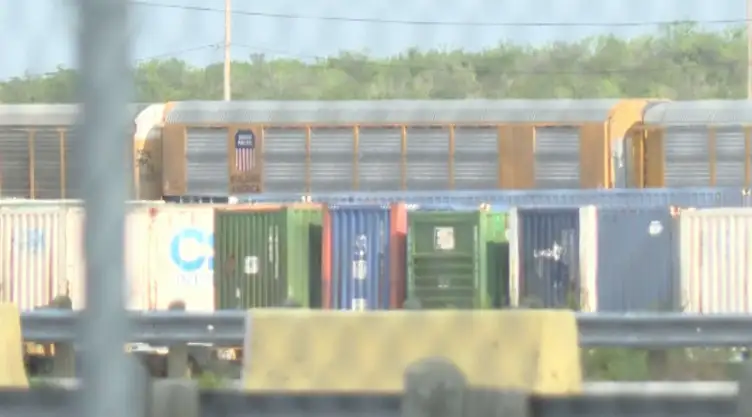 Tren de Union Pacific en una estación de clasificación en Laredo, Texas