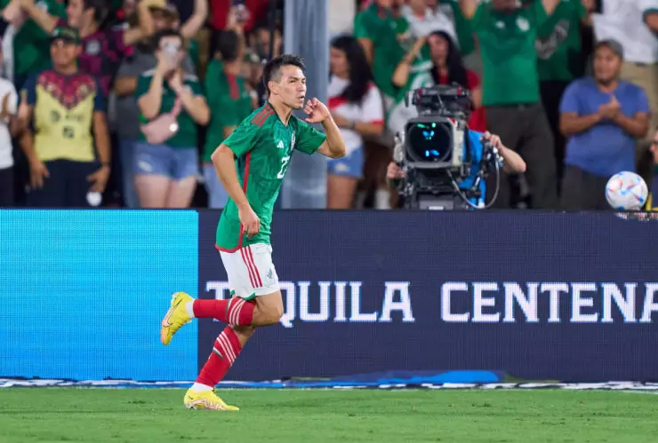 Hirving Lozano celebra un gol con la Selección Mexicana