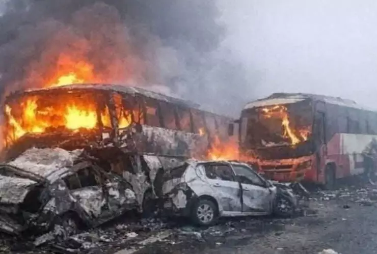 Revelan la última llamada de un hombre a su hija antes de morir en un choque que dejó 13 muertos en India