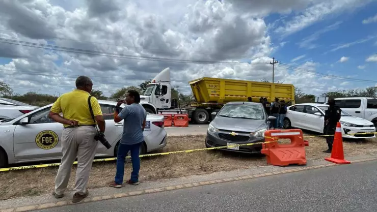 Denso tráfico vehicular por presunto homicidio en carretera a Cancún