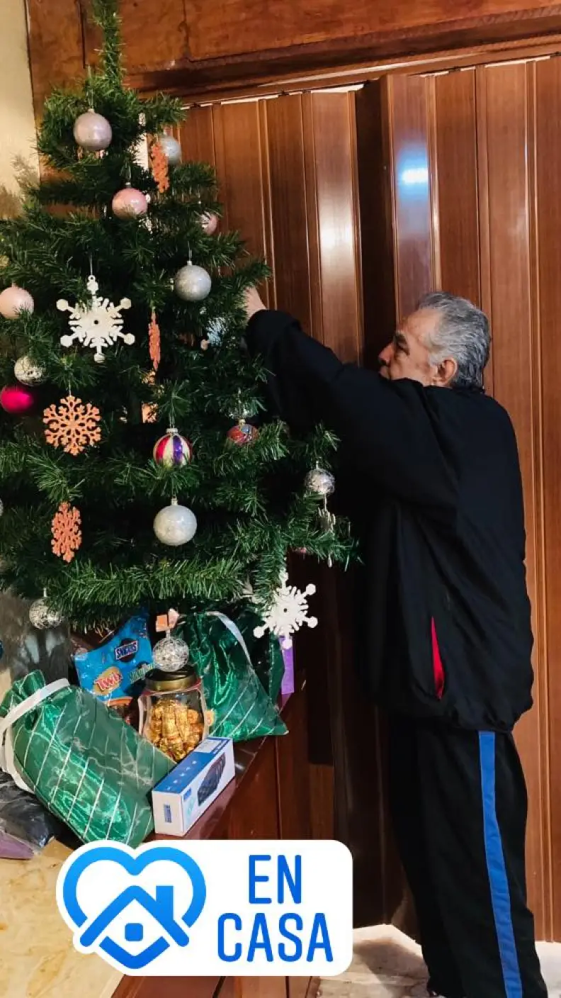Unos chocolates, unos tenis, una cobija o una bocina son algunos de los deseos de Navidad de los abuelitos del asilo “casa madre Teresa” en Iztapalapa.
