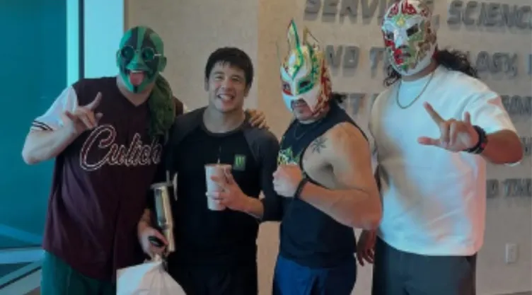 mr-iguana-comunicologo-lucho-pequeñas-arenas-mexico-brilla-wwe.jpg