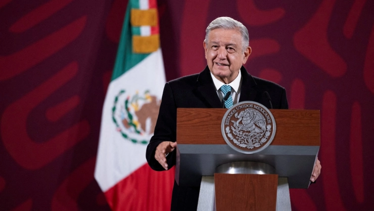 AMLO firmó el decreto de vacaciones dignas