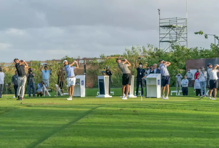 Golfistas mexicanos dan el drive inaugural del Mayakoba golf Classic