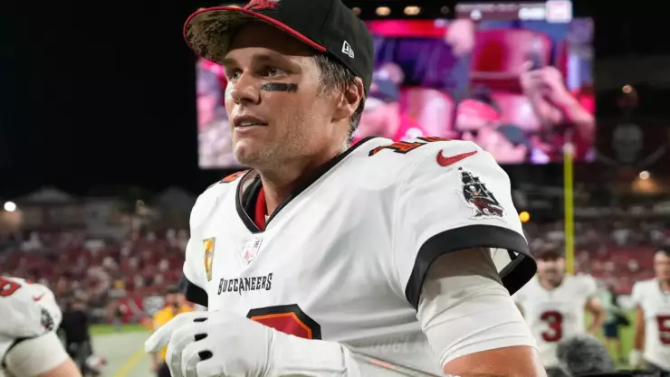 NFL: Bucaneros ganan, Tom Brady el primer QB en lograr 100 mil yardas