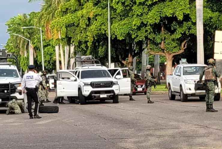 Enfrentamiento frente al Panteón Civil en Culiacán