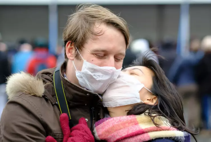 El 74% de infieles festejará el 14 de febrero con sus amantes pese a la COVID-19