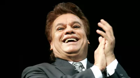 1. Juan Gabriel | Imagen, Grosby Group