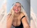 Karol G feliz.jpg