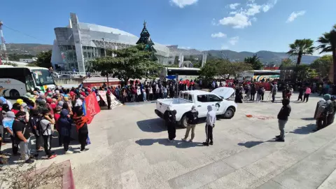 Estudiantes de Ayotzinapa en Chilpancingo