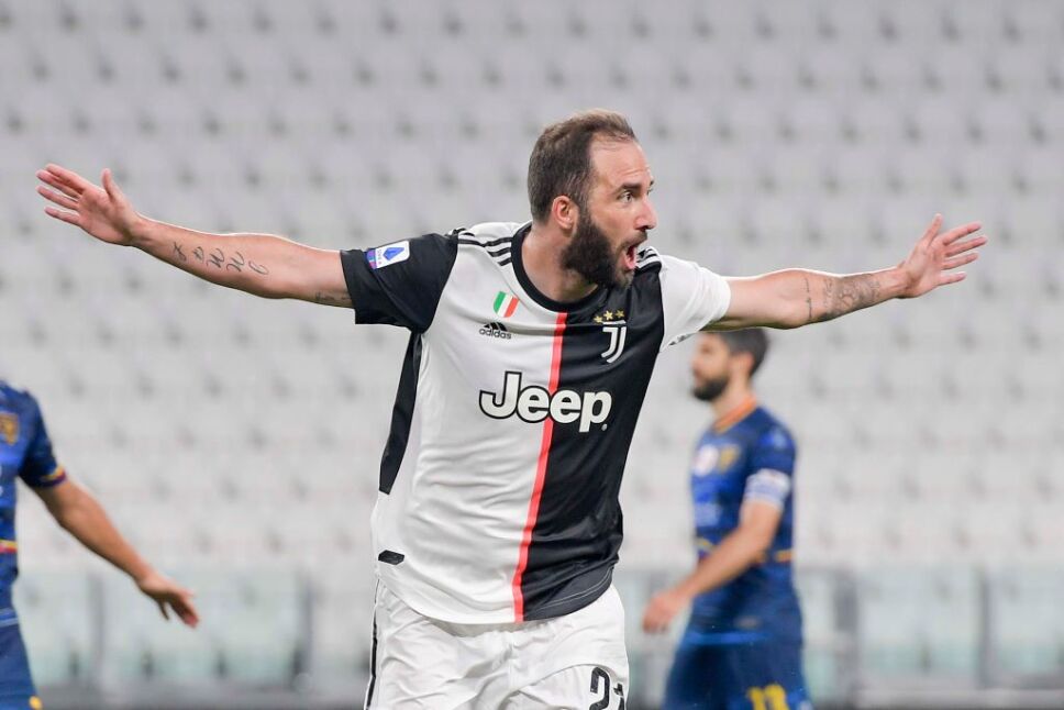 Juventus derrotó al Lecce 4-0 en casa.