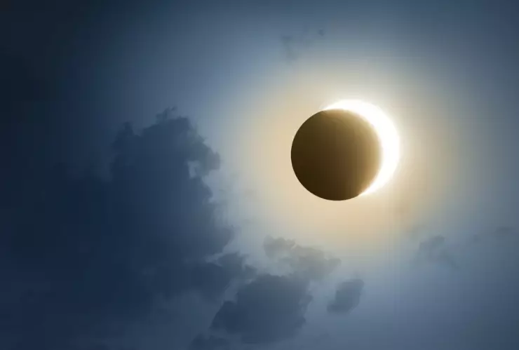 Formas para ver el eclipse solar de manera segura el 8 de abril del 2024