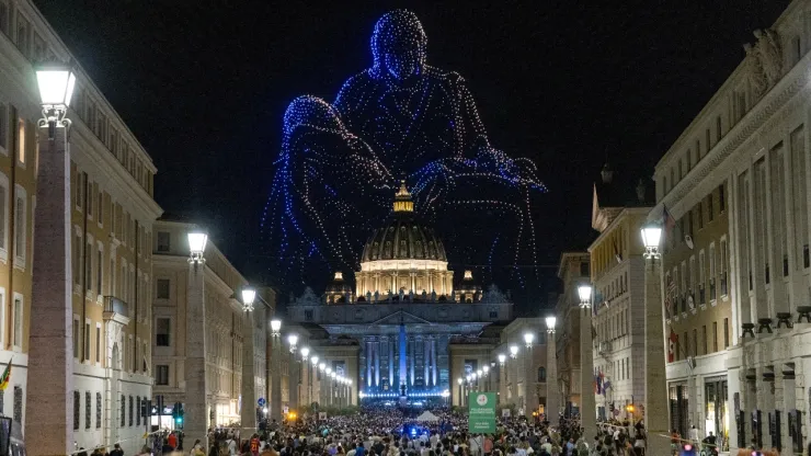 El Vaticano celebró el Jubileo 2025 con un concierto único en Plaza San Pedro, protagonizado por Karol G, Pharrell Williams y Andrea Bocelli.