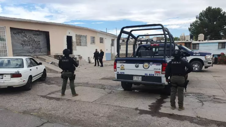 Aseguran a hombre con arma larga y droga en Chihuahua