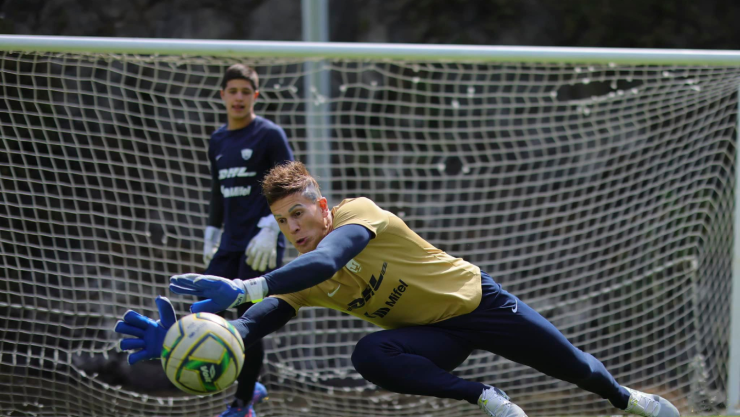 Sebasti&aacute;n Sosa, portero de Pumas
