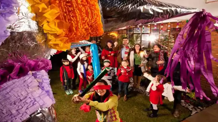 ¿Cómo hacer una posada navideña mexicana?