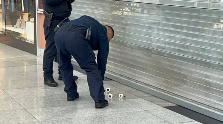 Asaltan joyería en plaza de Benito Juárez; no hay detenidos