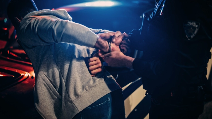 Policía arresta a una persona