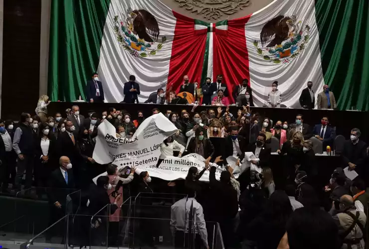 toma de tribuna.jpeg