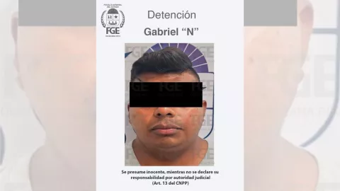 Policía exhibe sus partes a dos mujeres en Cancún, Quintana Roo y es detenido (VIDEO)