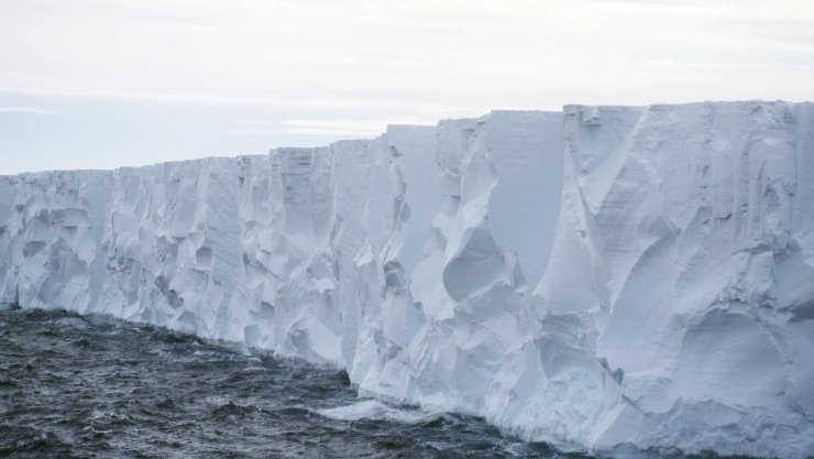 Glaciar en el Océano Sur de la Antártida.