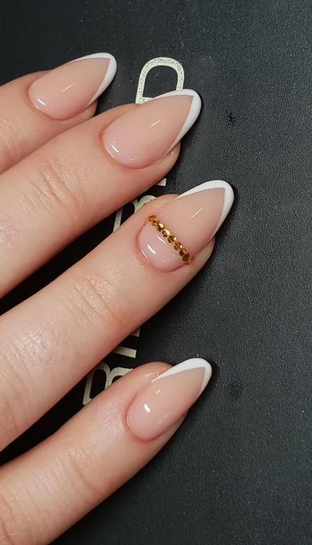 39 diseños de uñas que puedes usar en rubber y se verán elegantes: en cuadradas o almendradas