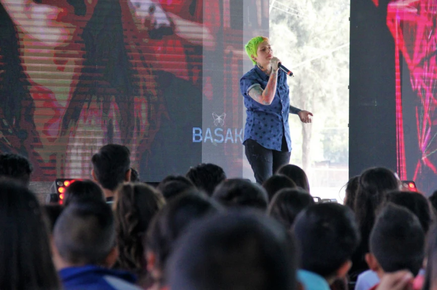 Fuzz brindó a los jóvenes su testimonio de vida