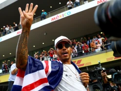 Lewis Hamilton celebra su título de Fórmula 1 en México en 2017.