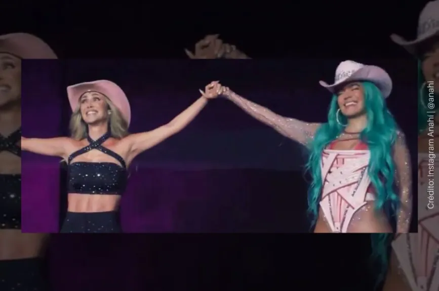 Anahi con un ramo de rosas (2).jpg