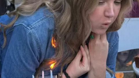 Allison Statter, mejor amiga de Kim Kardashian, se quema el cabello en su cumpleaños y el video se hace viral