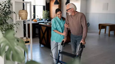 CalGrows es un programa en California que ofrece capacitaci&oacute;n gratuita y un incentivo econ&oacute;mico a cuidadores de adultos mayores 