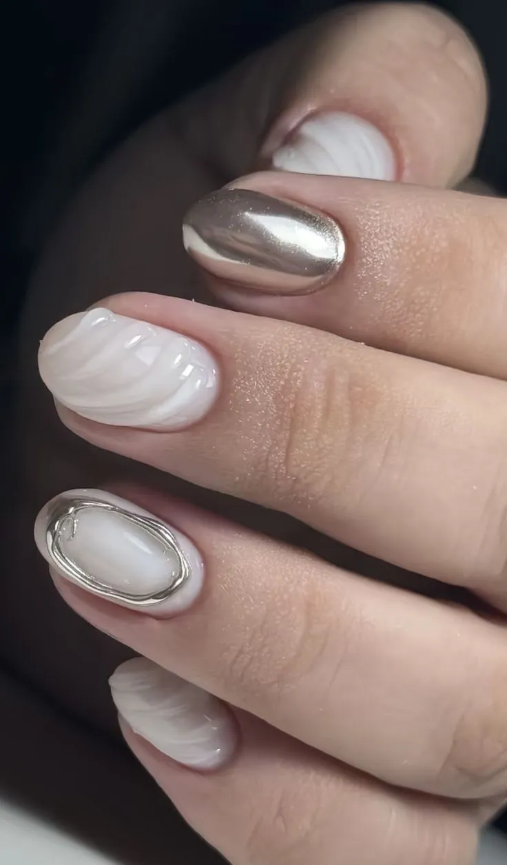 12 diseños de uñas plata que se ven elegantes en cualquier mujer: puedes usarlas para hacer deporte