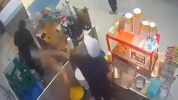 Atacan a joven de 19 años con aceite hirviendo en Tailandia..jpg