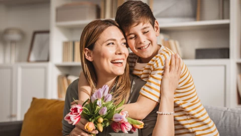 Comienza un Feliz D&iacute;a de las Madres con las siguientes frases para enviar por WhatsApp