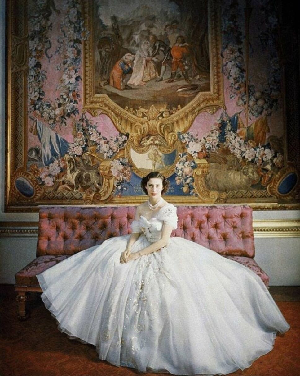 princesa margarita retrato con traje blanco