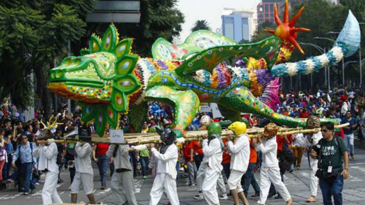 Alebrijes enormes tomaran las calles del la CDMX/ Foto: Especial